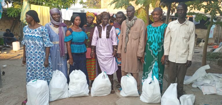 Vélingara : Le don des fournitures scolaires par son excellence Bachir Fofana de Aar Sénégal